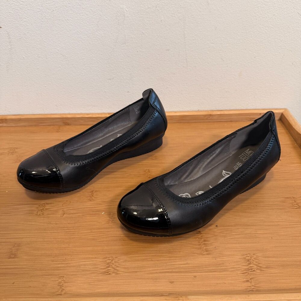 Mootsies Tootsies Womens 6M Black Ballet Flats Patent Cap Toe Mooshy Foam